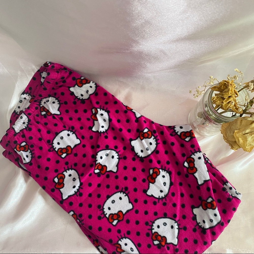 SOLD. 💙Hello kitty plush pijama pants
